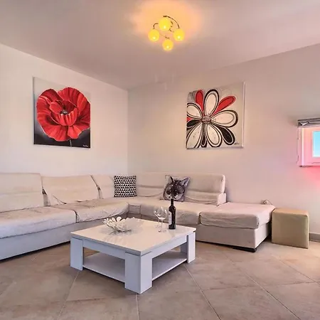 Apartment Luxury Okrug Gornji With Sea View And Pool Trogir