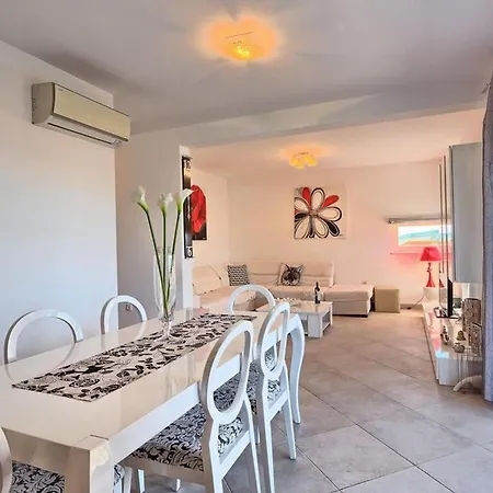 Apartment Luxury Okrug Gornji With Sea View And Pool Trogir