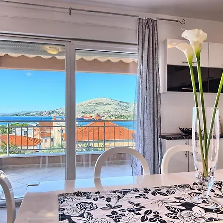 Luxury Okrug Gornji With Sea View And Pool Trogir