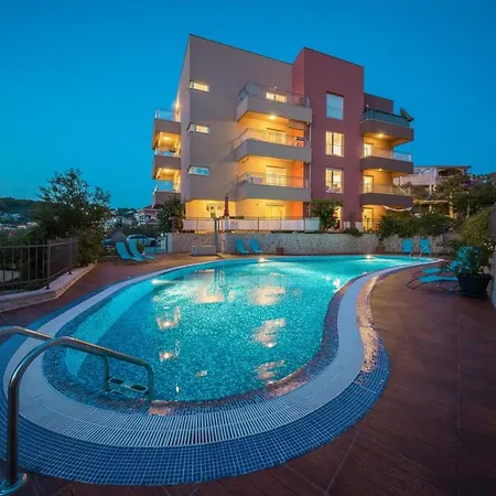 Luxury Okrug Gornji With Sea View And Pool Apartment *