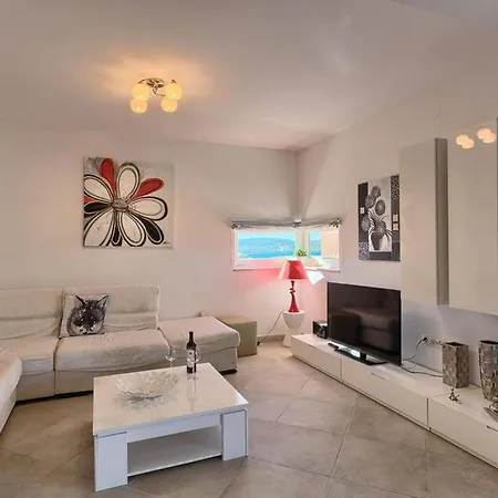 Apartment Luxury Okrug Gornji With Sea View And Pool Trogir