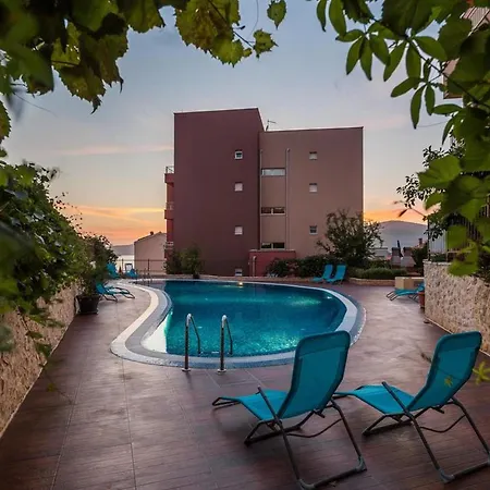 Apartment Luxury Okrug Gornji With Sea View And Pool